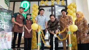 Rektor ITS resmikan gerai Point Coffee ITS Mart