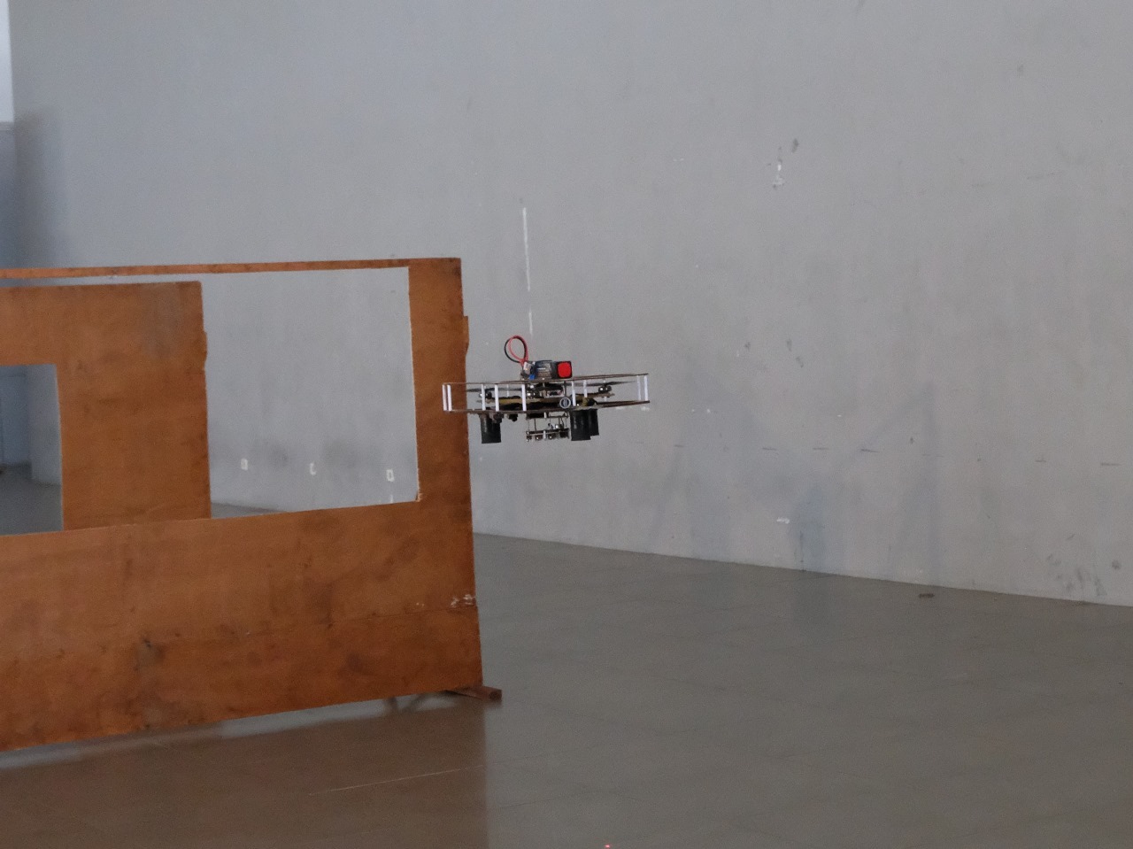 Drone Jati Sigma dalam uji coba penerbangannya di Gedung Robotika ITS