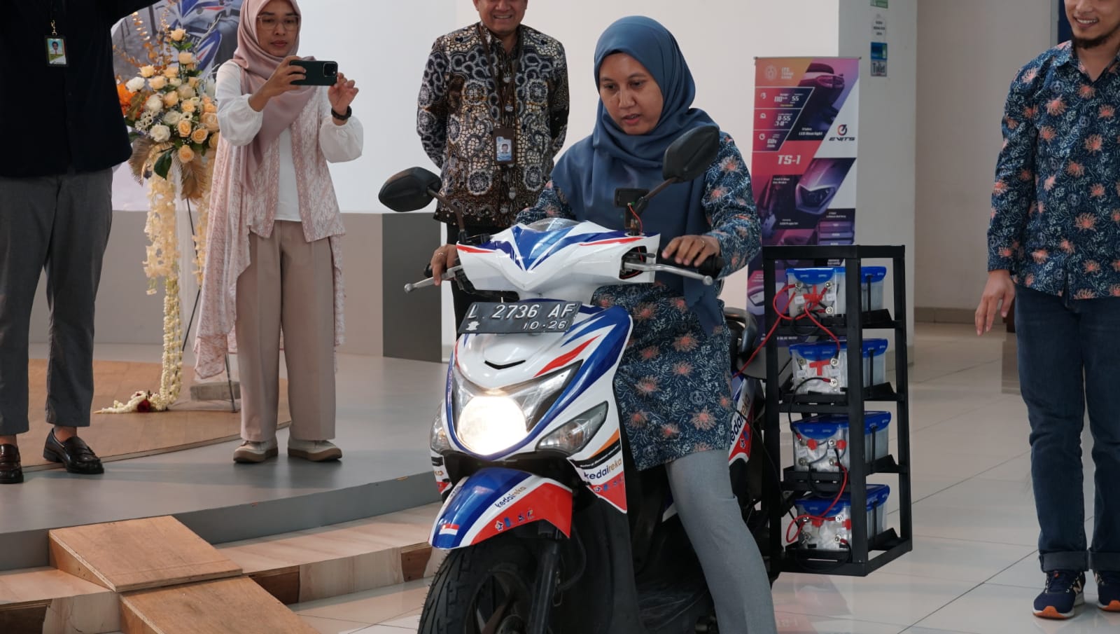 Percobaan pengoperasian sepeda motor listrik dengan Baterai Al-Udara ITS