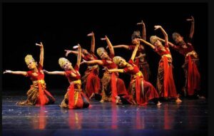 Tari Jaipong sebagai representasi tari tradisional Jawa Barat (Sumber : bantennews.co.id)