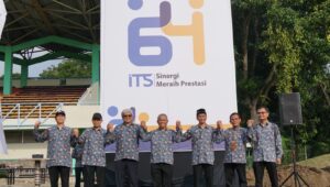 Jajaran pimpinan ITS saat peluncuran logo Dies Natalis ke-64 ITS