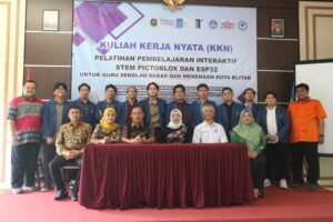 KKN Abmas ITS Gelar Pelatihan Software Pembelajaran Interaktif