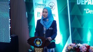 Kepala Departemen Manajemen Bisnis ITS Dr oec HSG Syarifa Hanoum ST MT saat membahas keunggulan Prodi S1 Bisnis Digital ITS