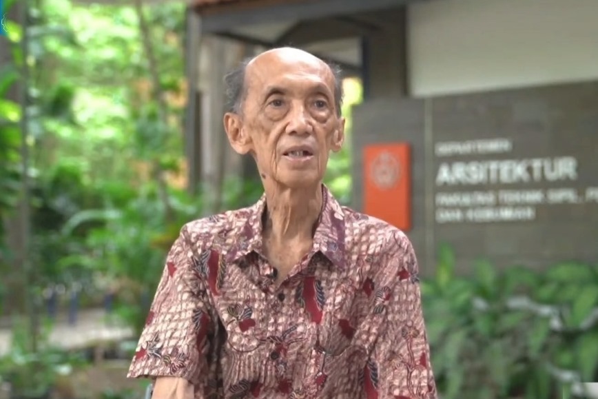 Prof Dr Ir Johan Silas, Profesor Emeritus dari Departemen Arsitektur ITS yang juga seorang pakar perkotaan