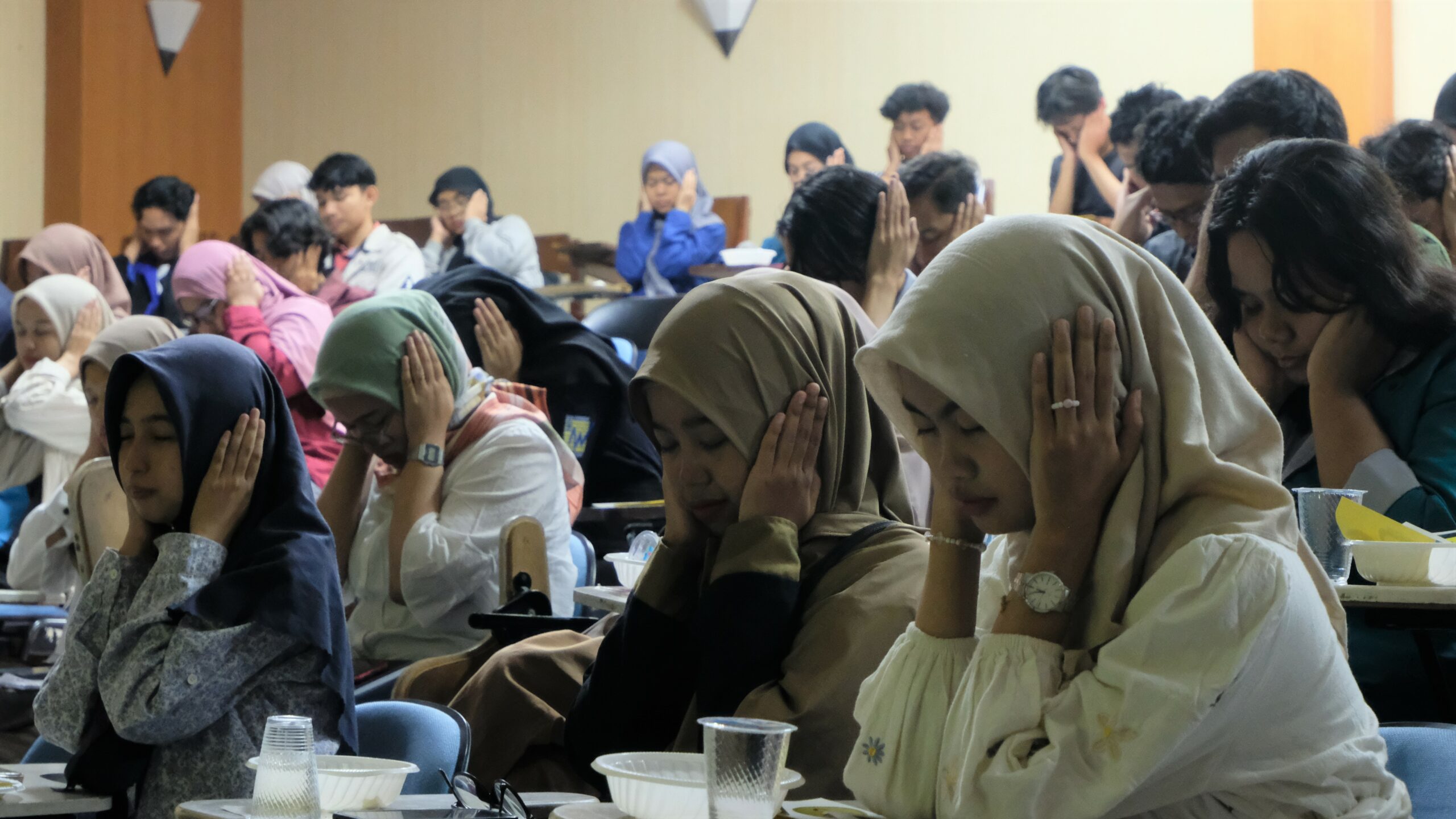 Sesi meditasi Menfest 2.0