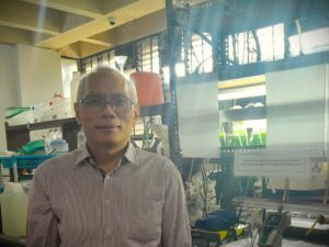 gambar prof Arief Widjaja