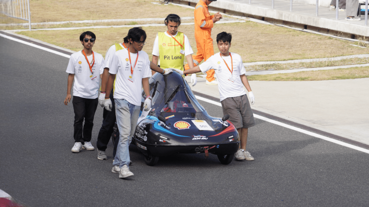 Gambar mobil Sapuangin XI Evo 3 saat hendak inspeksi akhir