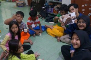 KKN FSAD ITS Edukasi Gizi Seimbang dengan Pembelajaran Interaktif