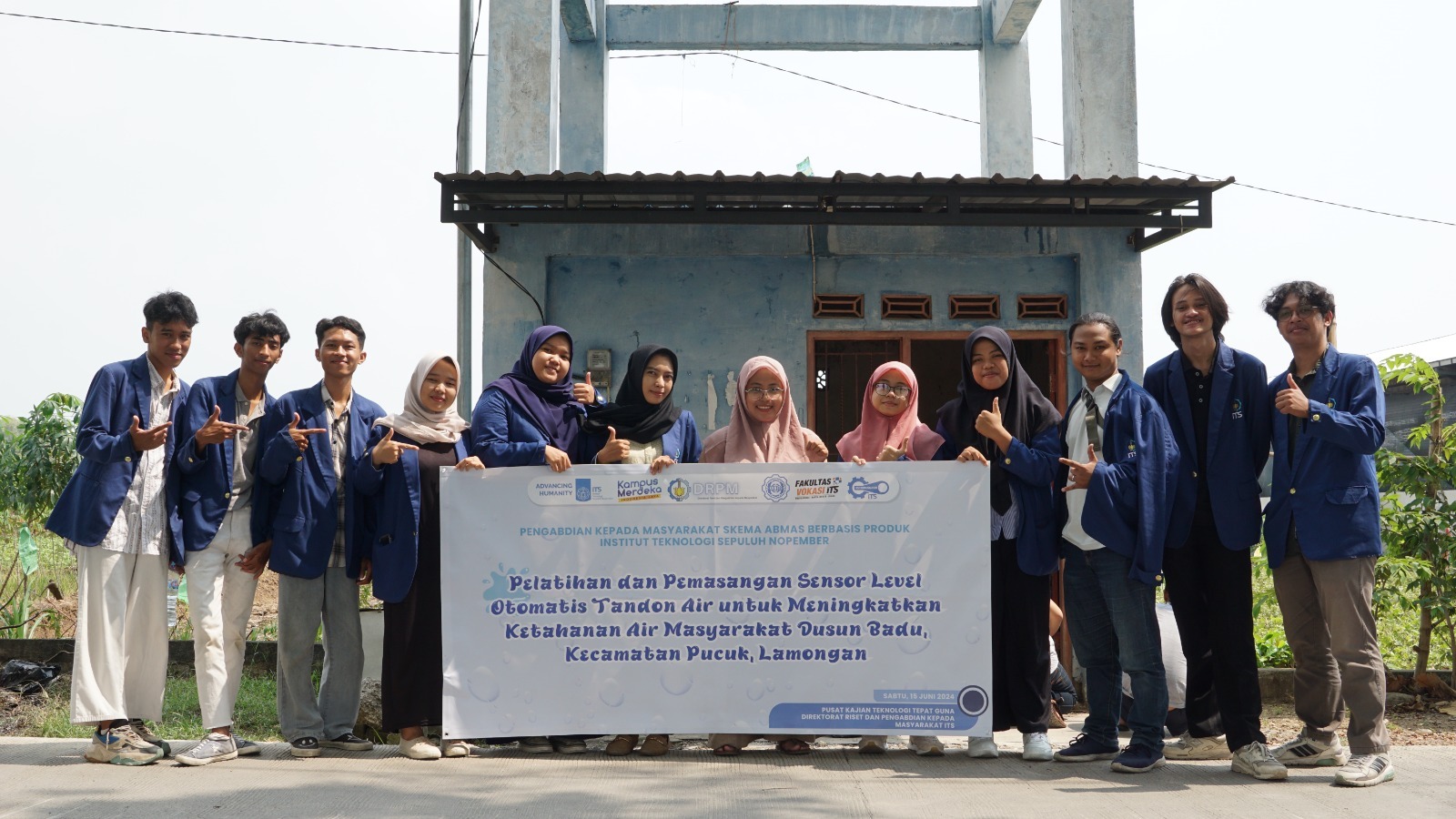 Foto bersama tim KKN Abmas Dusun Badu