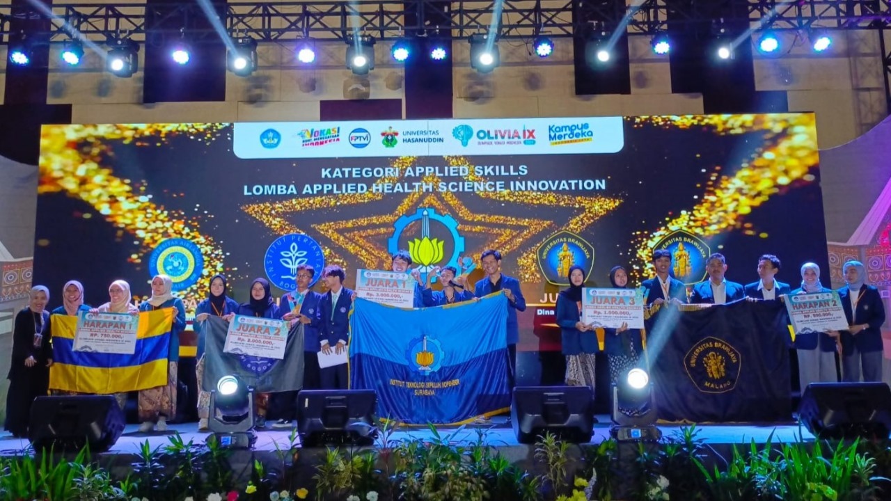 Salah satu tim ITS yang berhasil menyabet juara I untuk kategori Applied Health Science Innovation pada OLIVIA IX 2024