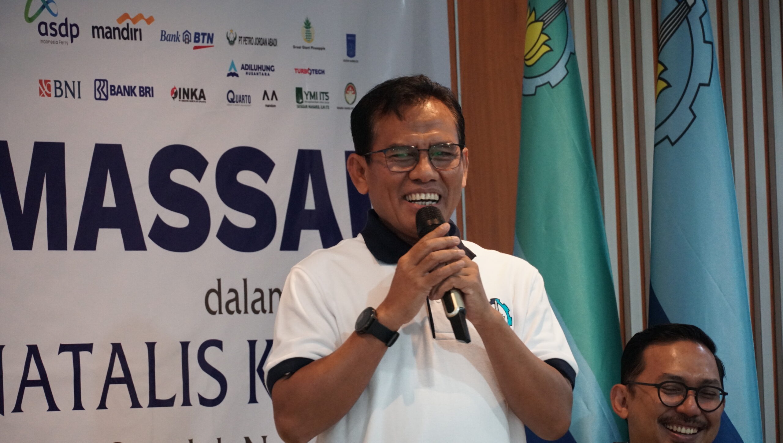 Gambar Dekan FKK ITS saat menyampaikan sambutanya