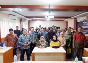 KKN Abmas ITS Tingkatkan Layanan Digital di Desa Pangkahkulon, Gresik
