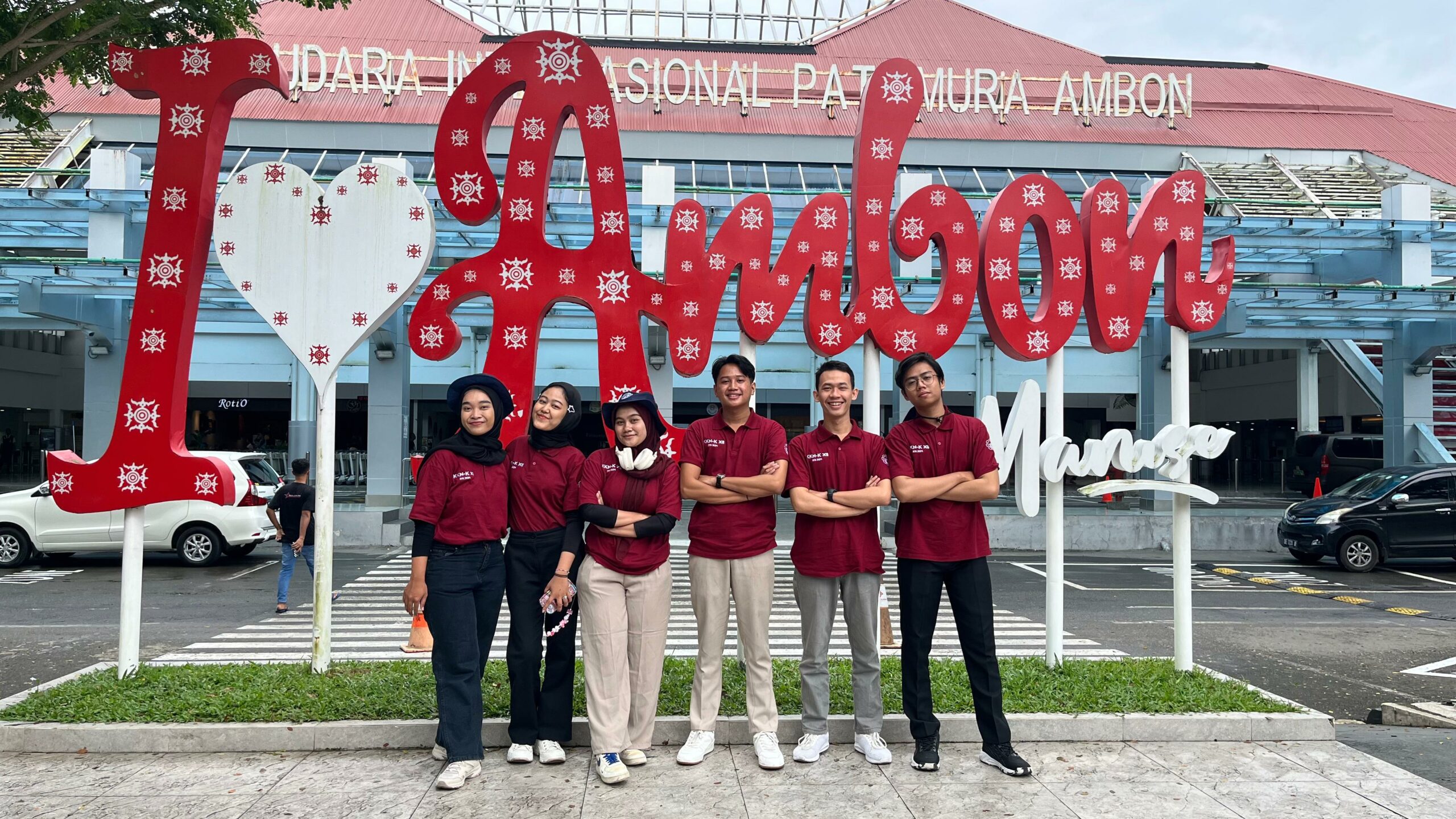 Enam delegasi ITS saat mengikuti KKN Kebangsaan di Provinsi Maluku
