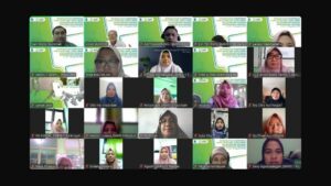Gambar antusiasme peserta pelatihan kompetensi aplikasi mikrobiologi industri DTKI ITS selama sesi materi berjalan yang dilaksanakan secara daring