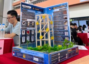 Tampilan maket desain struktur bangunan tahan gempa CHARM Tower karya Tim Equilibriums ITS