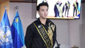 Raih IPK 3,97, John Dinobatkan sebagai Wisudawan Terbaik ITS