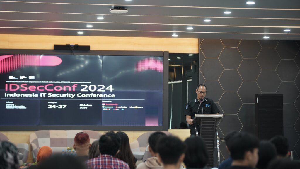 Gambar Pembukaan Konferensi IT Security IdSecConf di Departemen Teknik Informatika Institut Teknologi Sepuluh Nopember (ITS)