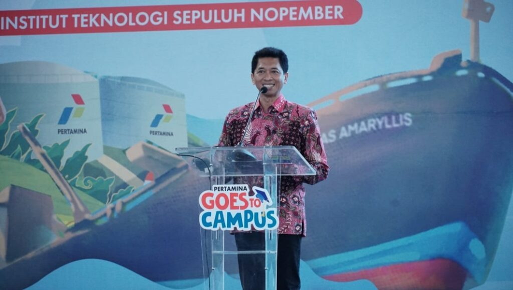 Rektor ITS Prof Bambang Pramujati ST MSc Eng PhD saat memberikan sambutan dalam acara Pertamina Goes to Campus (PTGC) 2024 di Graha Sepuluh Nopember ITS