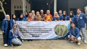 KKN ITS Ciptakan Mesin Produksi Kain Limbah Daun Nanas