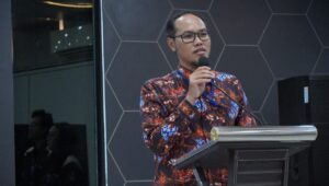 foto Ary Mazharuddin Shiddiqi SKom MCompSc PhD