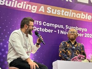 Kuliah Tamu ITS Bahas Efisiensi Komunikasi Visual Produk