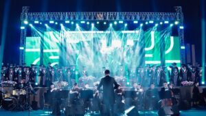 Penampilan Stradivari Orchestra dalam puncak perayaan Dies Natalis ke-64 ITS menghadirkan harmoni musik yang menyemarakkan suasana