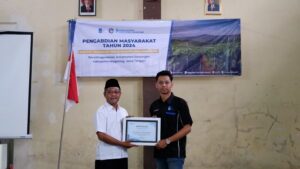 KKN Abmas ITS Tingkatkan Kualitas Padi Lewat Smart Farming