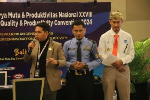 Salah satu tim tendik ITS, Last Detectives, saat melakukan presentasi di ajang TKMPN XXVIII 2024