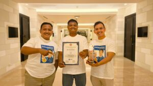 Tim AIA Genlits, salah satu tim tendik ITS yang berhasil meraih medali emas pada ajang TKMPN XXVIII 2024 di Bali