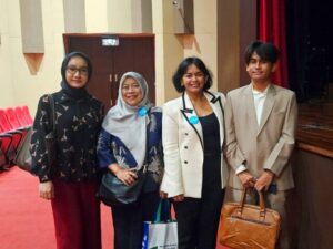 Potret Khairunnisa Rahmahdani Danang, Child Protection Specialist at UNICEF Naning Julianingsih, Education Officer at UNICEF Yuanita Nagel, dan Aldiez Rizkia Centrinova setelah opening ceremony di Ciputra Hall, Citraland, Surabaya.