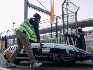 Mobil Antasena Falcon 2.0 saat dibawa menuju lintasan Lusail International Circuit, Qatar