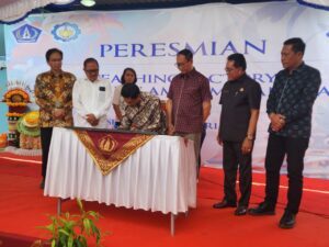 Peresmian Baliss' (Blissful Bali's Water) oleh Rektor ITS Prof Ir Bambang Pramujati ST MSc Eng PhD dan pejabat Pemerintah Kabupaten (Pemkab) Badung, Bali