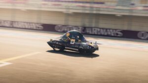 Sapuangin XI EVO 4 saat melaju di lintasan Lusail International Circuit, Qatar