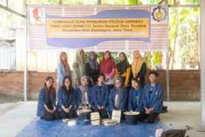 KKN Abmas ITS Kembangkan Industri Kerajinan Gerabah