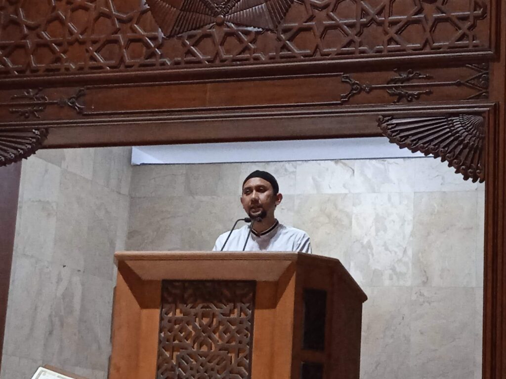 Gambar dr Tri Hedianto Sp THT KL(K) menjadi pembicara dengan tema Menjaga Kesehatan sebagai Bentuk Syukur kepada Allah di Masjid Manarul Ilmi, Rabu (12/3)