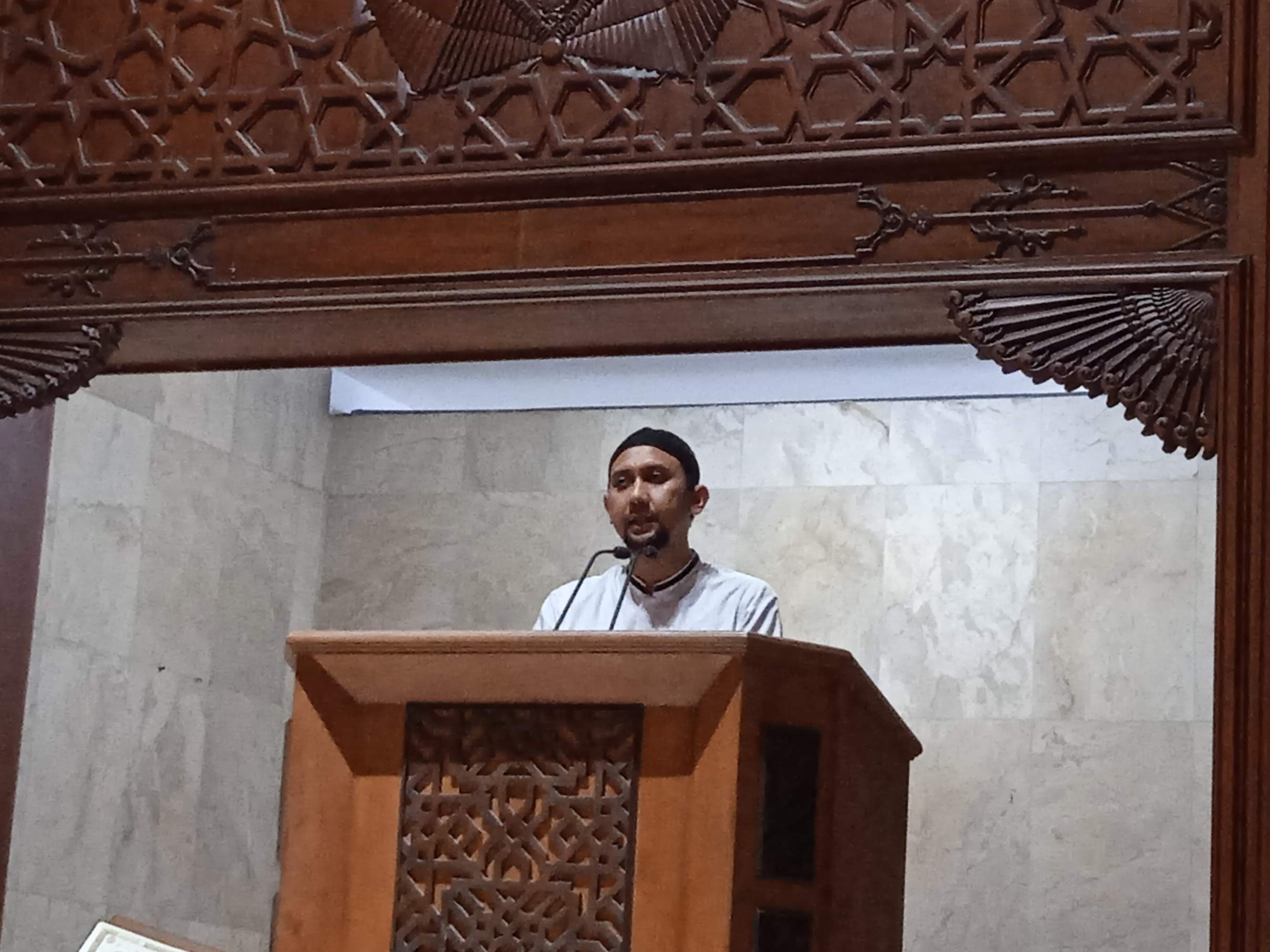 Gambar dr Tri Hedianto Sp THT KL(K) menjadi pembicara dengan tema Menjaga Kesehatan sebagai Bentuk Syukur kepada Allah di Masjid Manarul Ilmi, Rabu (12/3)