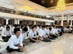 gambar mahasiswa ITS dalam kegiatan Pembinaan Asrama