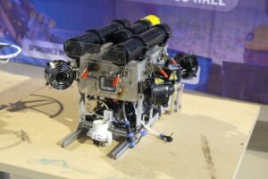 Robot bawah air otonom Zetanaru hasil karya tim Bayubramanta ITS yang siap bertanding di SAUVC 2025