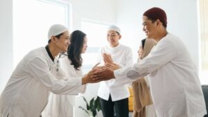 Menemukan Esensi Halalbihalal untuk Mencapai Ketenangan Hati