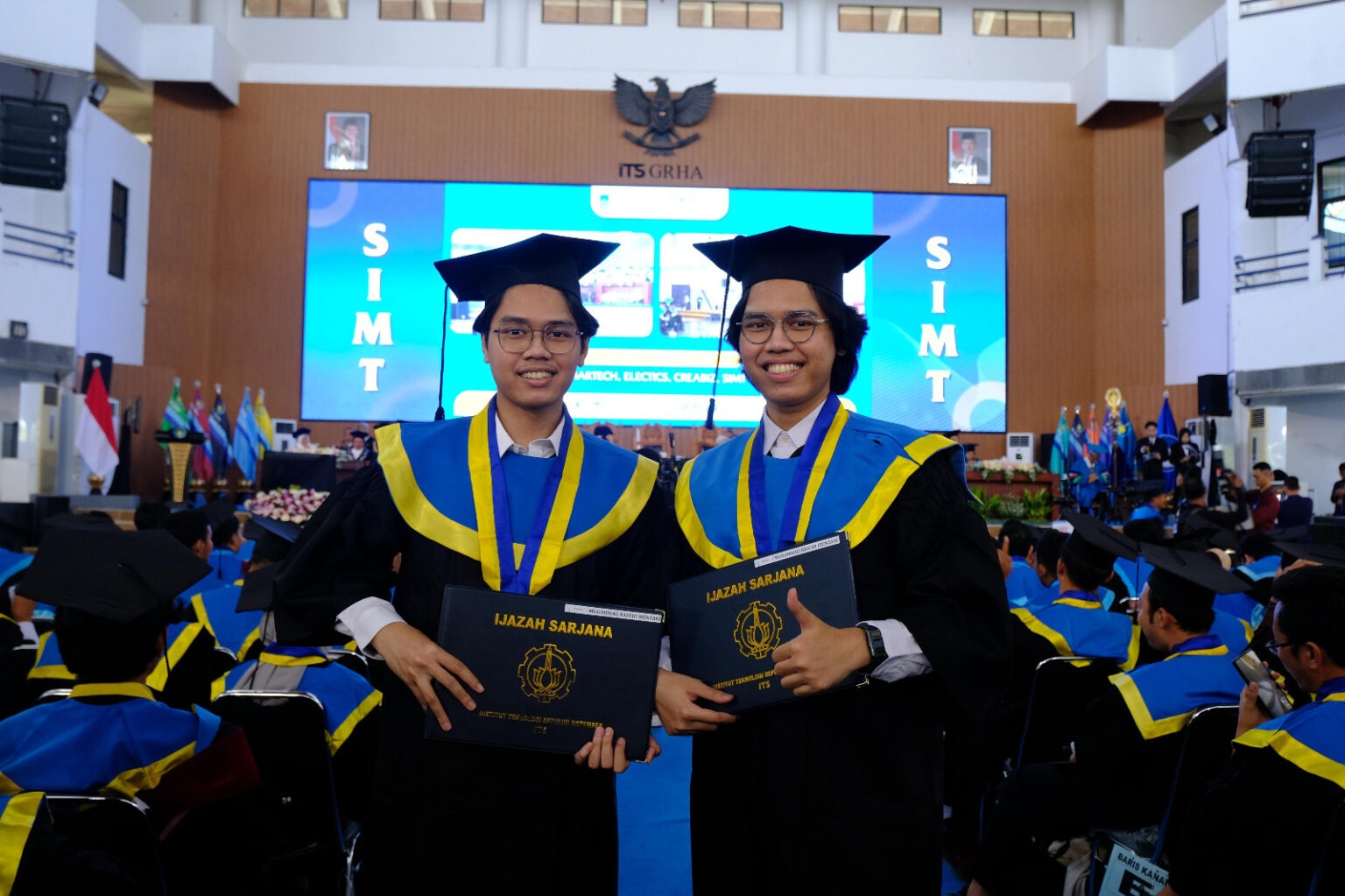Muhammad Rasyid Insyira In Sync, Twins Rasyid and Risyad Graduate Together at ITS - ITS News