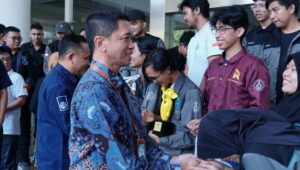 Piala KRAI Kembali ke Kampus, Rektor ITS Sambut Hangat Sang Juara