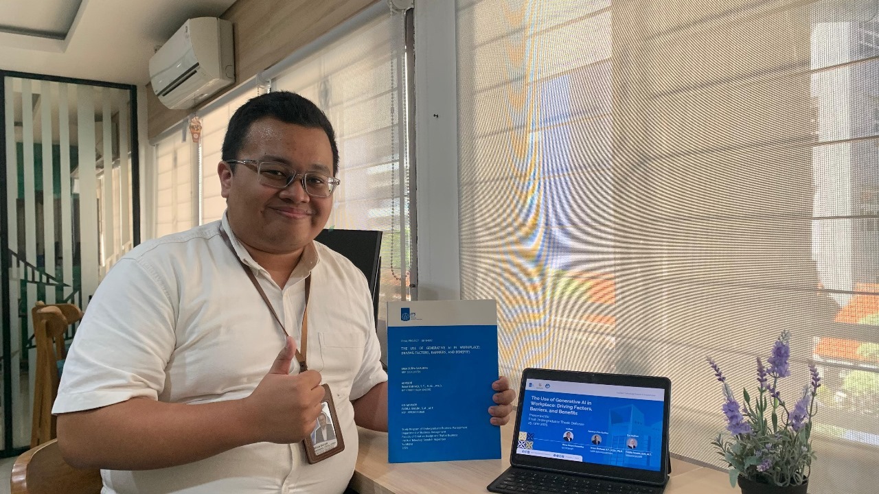 bima-memegang-buku-ta