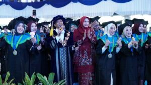 ITS Rajut Kumpulan Memori Penuh Kenangan lewat Wisuda