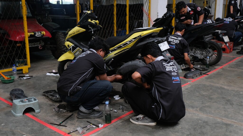 Pemeriksaan kondisi dan kelistrikan mesin sepeda motor