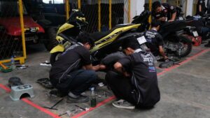 Berbagi Pelayanan kepada Masyarakat, DTMI ITS Gelar Servis Kendaraan Gratis