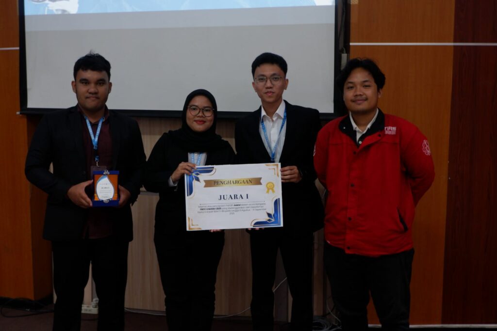 Tim KonsultanITS saat menerima penghargaan FBCC 2025