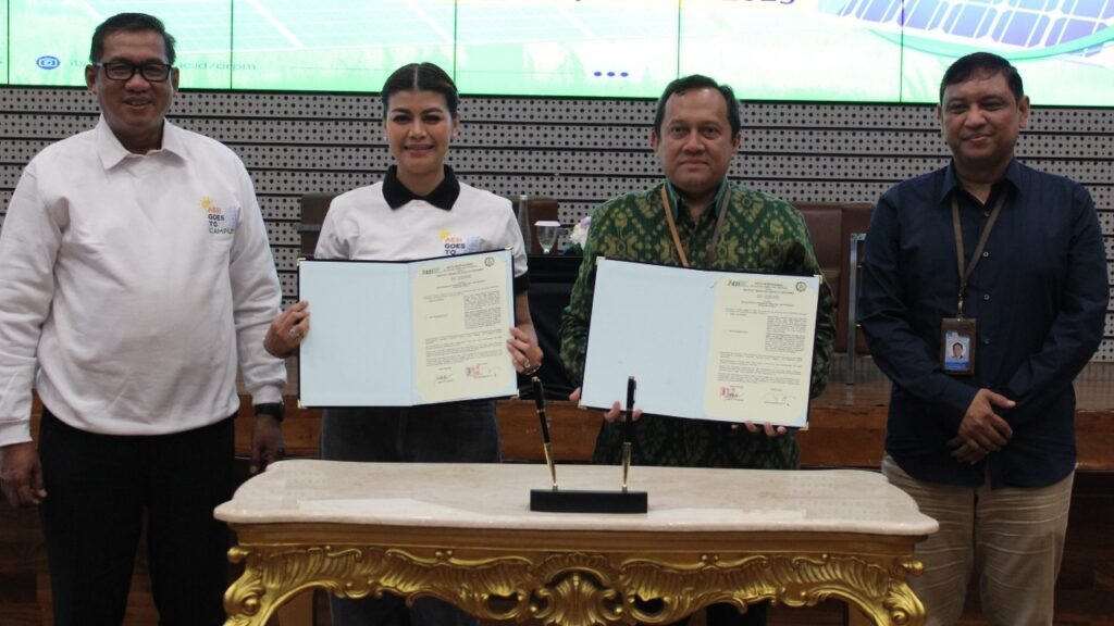 Wakil Rektor IV Bidang Riset, Inovasi, Kerja Sama, dan Kealumnian ITS Prof Ir Agus Muhamad Hatta ST MSi PhD saat menyampaikan sambutannya di Auditorium Research Center ITS
