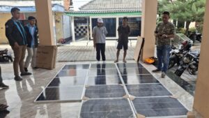 Bangun Solar Cell, Tim Abmas Fisika ITS Kembangkan Wisata dan Perekonomian Desa