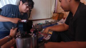 Rancang Pemanggang Biji Kopi, Tim Abmas ITS Tingkatkan Produktivitas Petani