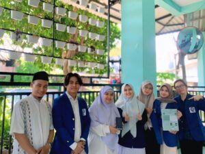 ITS Dorong Program Eco School Lewat Implementasi Smart Vertical Garden Berbasis IoT
